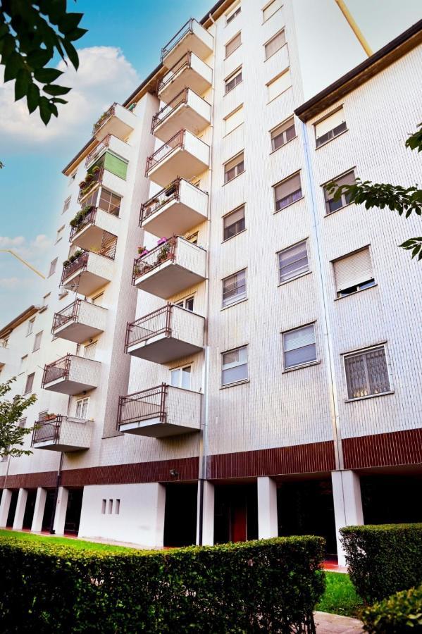 Hotel Lucca 22 Milán Exteriér fotografie